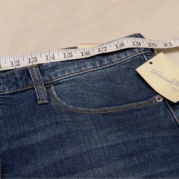 NWT Universal Thread Blue Denim High Rise Kick Boot Crop Flare Leg Jeans Sz 18 - Picture 4 of 12